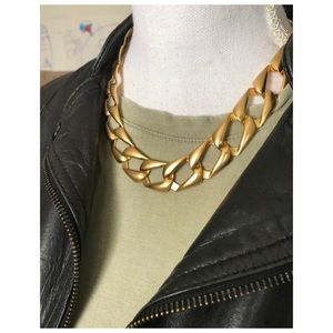 Women’s necklace big metal links gold plated NWT